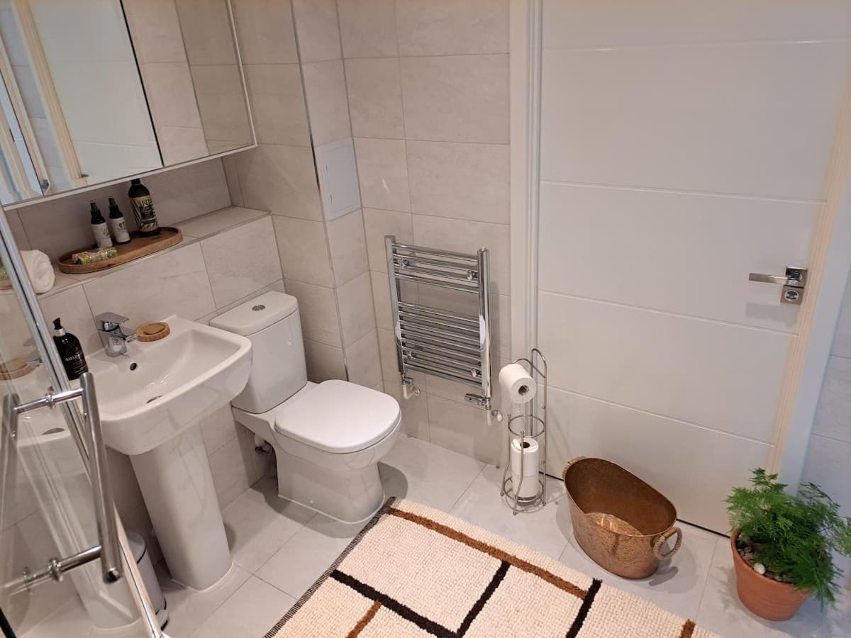 Cozy Double Room With Large En Suite Near Canary Wharf London With Amazing Views In A Shared Apartment Exteriör bild