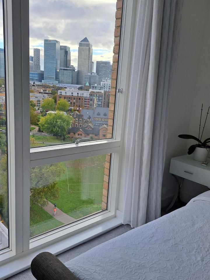 Cozy Double Room With Large En Suite Near Canary Wharf London With Amazing Views In A Shared Apartment Exteriör bild